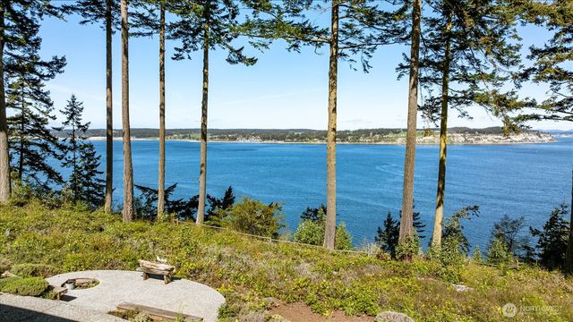 1202 NE Burnham Place, Coupeville, WA 98239