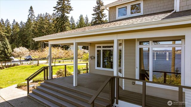 1202 NE Burnham Place, Coupeville, WA 98239