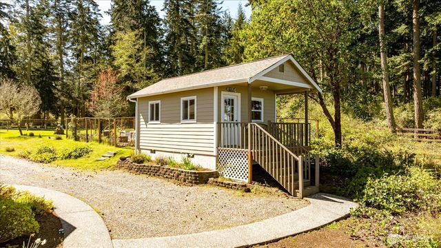 1202 NE Burnham Place, Coupeville, WA 98239