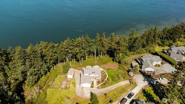 1202 NE Burnham Place, Coupeville, WA 98239