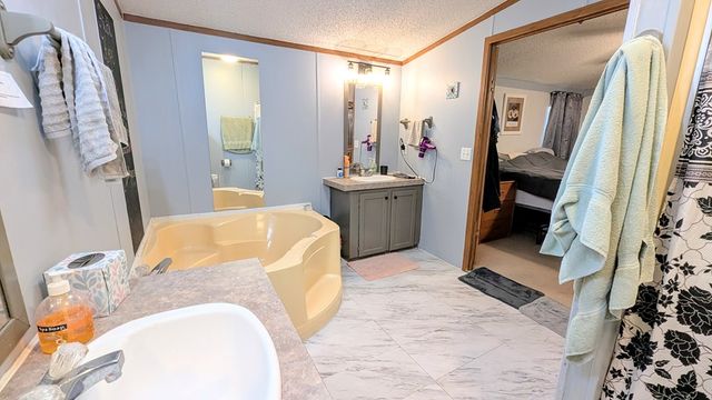 701 Knob Hill Cir, Dothan, AL 36301