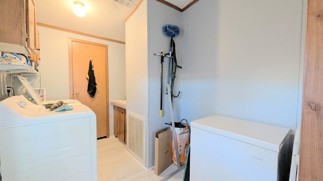 701 Knob Hill Cir, Dothan, AL 36301