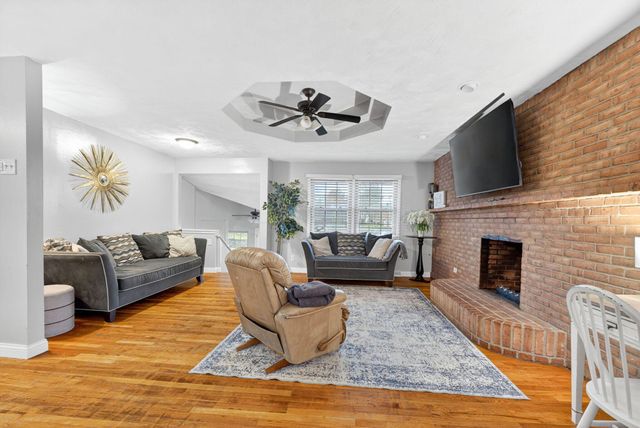 17 E Oak Street, Canal Winchester, OH 43110