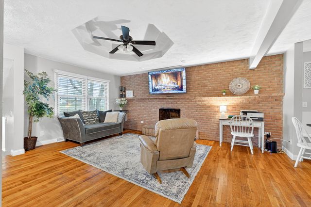 17 E Oak Street, Canal Winchester, OH 43110