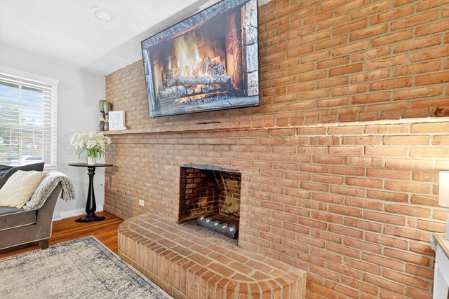 17 E Oak Street, Canal Winchester, OH 43110