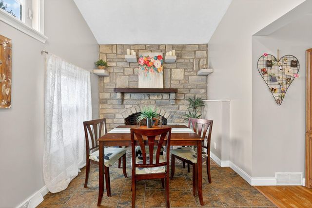 17 E Oak Street, Canal Winchester, OH 43110