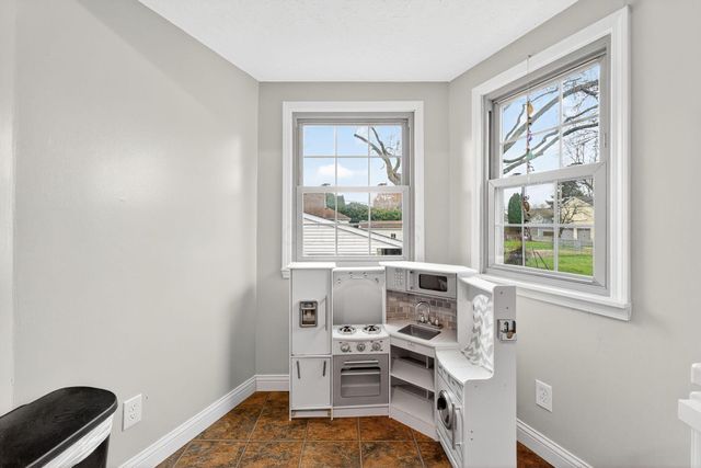 17 E Oak Street, Canal Winchester, OH 43110