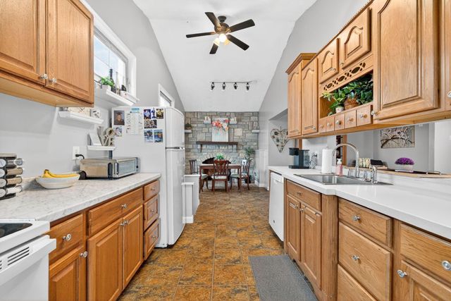 17 E Oak Street, Canal Winchester, OH 43110