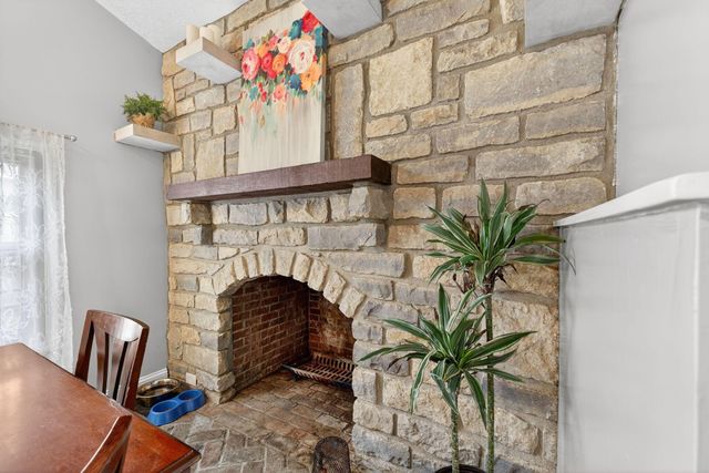 17 E Oak Street, Canal Winchester, OH 43110