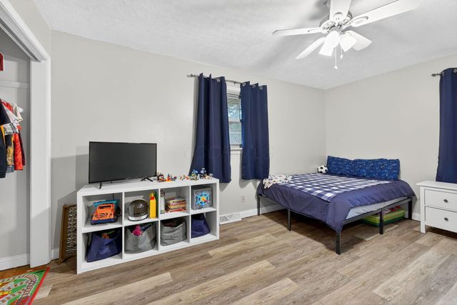 17 E Oak Street, Canal Winchester, OH 43110