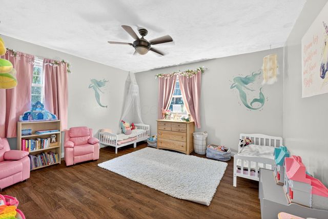 17 E Oak Street, Canal Winchester, OH 43110