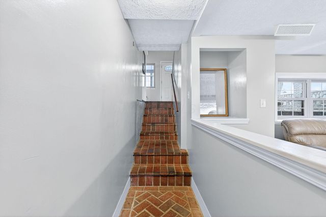 17 E Oak Street, Canal Winchester, OH 43110