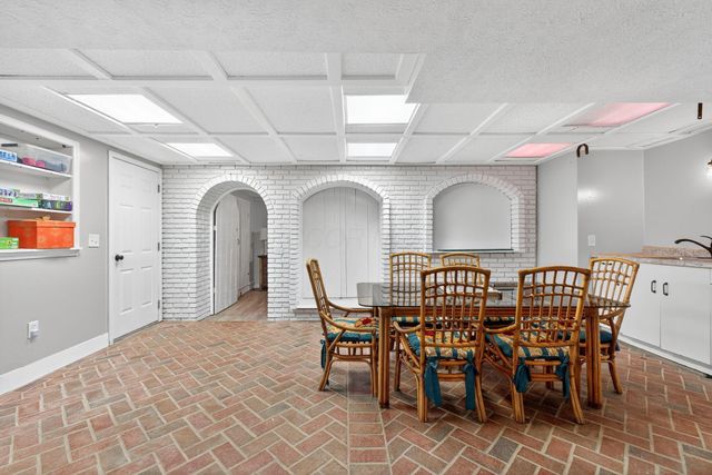 17 E Oak Street, Canal Winchester, OH 43110