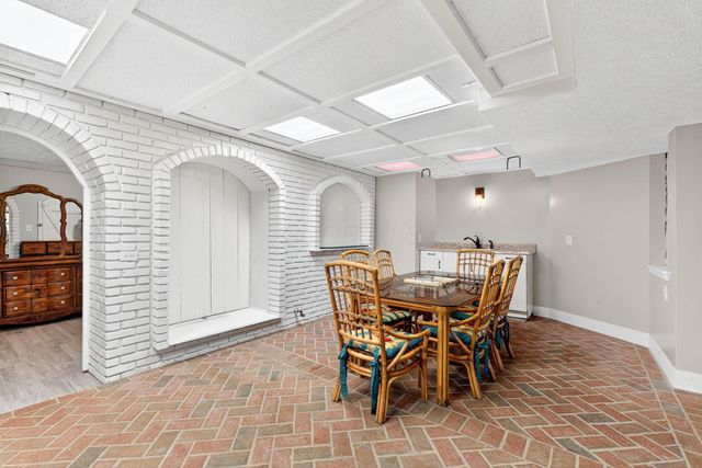 17 E Oak Street, Canal Winchester, OH 43110