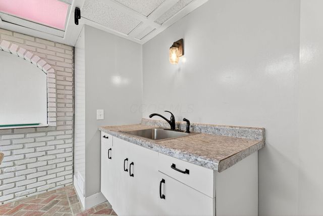 17 E Oak Street, Canal Winchester, OH 43110