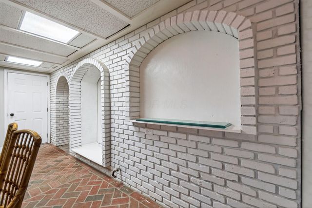 17 E Oak Street, Canal Winchester, OH 43110