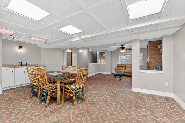 17 E Oak Street, Canal Winchester, OH 43110