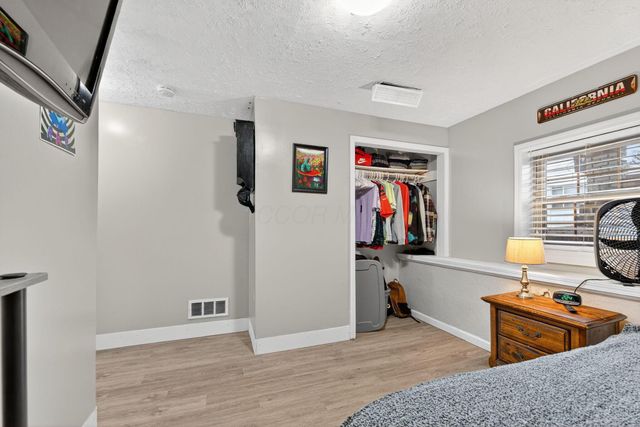 17 E Oak Street, Canal Winchester, OH 43110