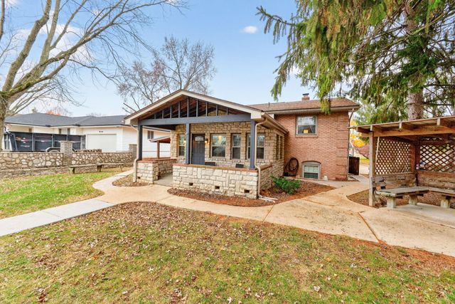 17 E Oak Street, Canal Winchester, OH 43110