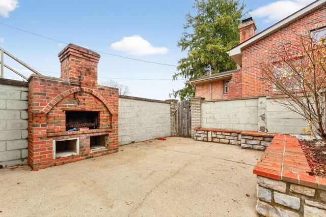 17 E Oak Street, Canal Winchester, OH 43110