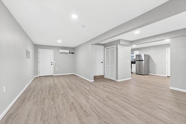 17 E Oak Street, Canal Winchester, OH 43110