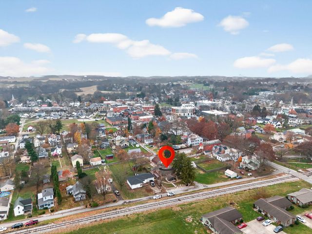 17 E Oak Street, Canal Winchester, OH 43110