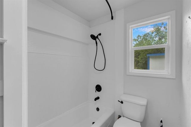 1002 S Pierce ST, Burnet, TX 78611