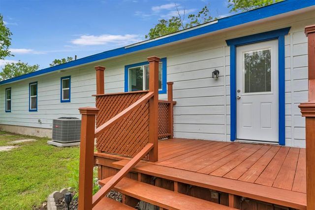 1002 S Pierce ST, Burnet, TX 78611