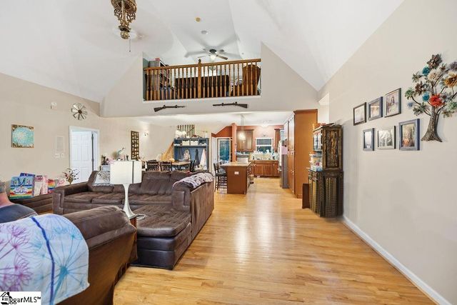 1907 Mountain Creek Church Road, Starr, SC 29684