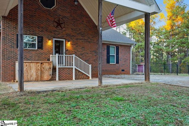 1907 Mountain Creek Church Road, Starr, SC 29684