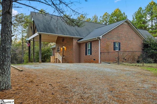 1907 Mountain Creek Church Road, Starr, SC 29684