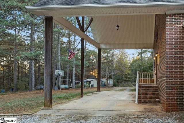 1907 Mountain Creek Church Road, Starr, SC 29684