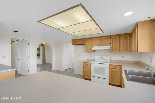 3951 N Four Winds Drive, Tucson, AZ 85750