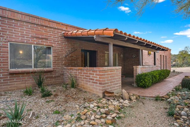 3951 N Four Winds Drive, Tucson, AZ 85750
