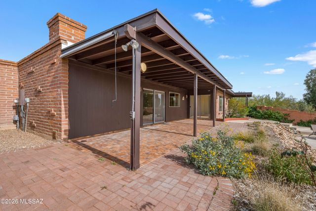 3951 N Four Winds Drive, Tucson, AZ 85750