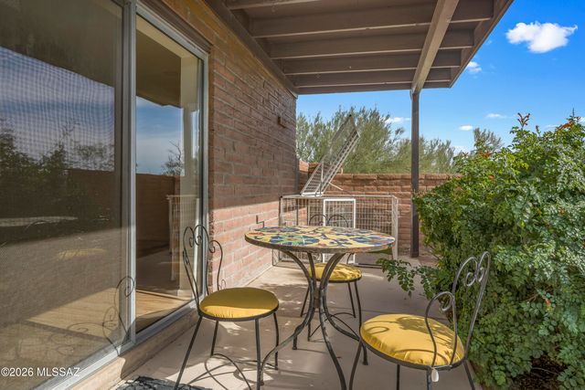 3951 N Four Winds Drive, Tucson, AZ 85750