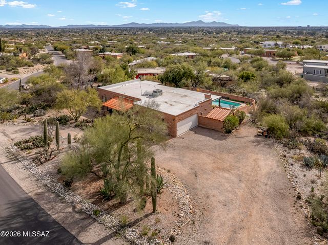3951 N Four Winds Drive, Tucson, AZ 85750