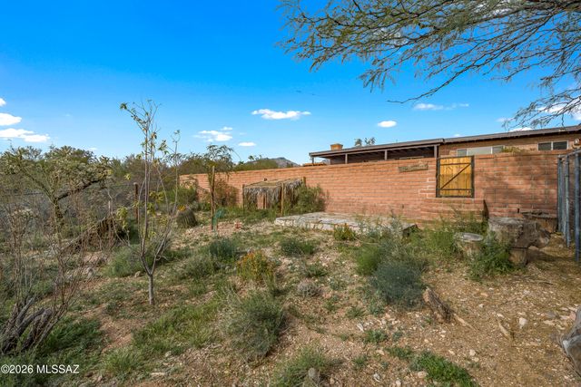 3951 N Four Winds Drive, Tucson, AZ 85750