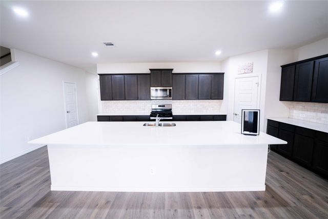 9820 Elk Falls Lane, Aubrey, TX 76227