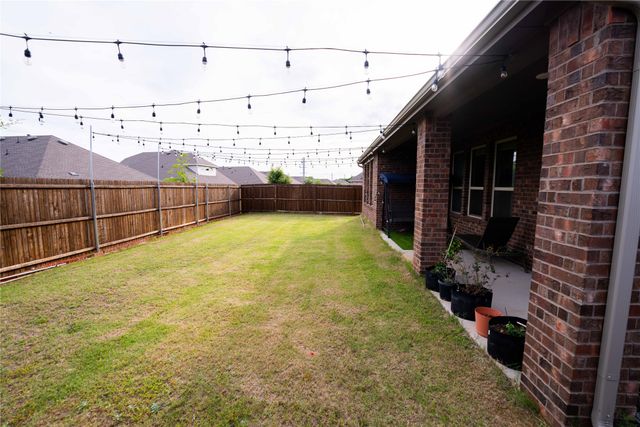 9820 Elk Falls Lane, Aubrey, TX 76227