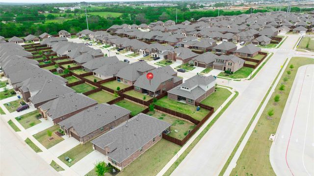 9820 Elk Falls Lane, Aubrey, TX 76227