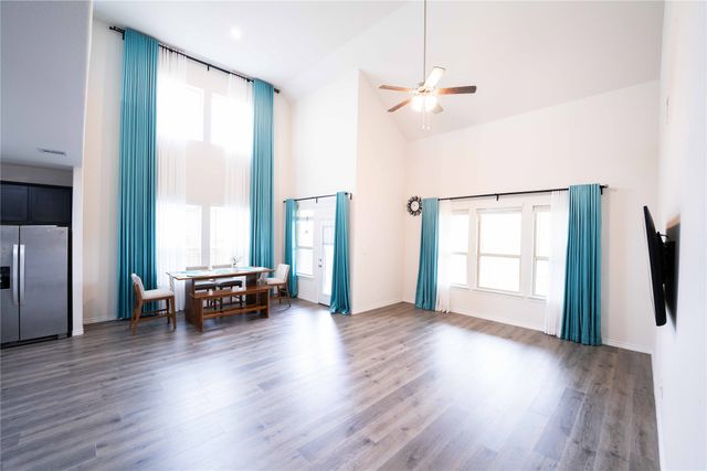 9820 Elk Falls Lane, Aubrey, TX 76227