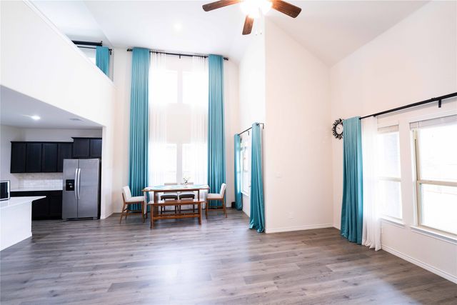 9820 Elk Falls Lane, Aubrey, TX 76227
