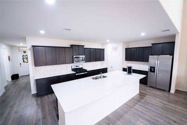9820 Elk Falls Lane, Aubrey, TX 76227