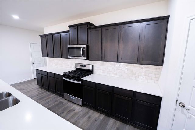 9820 Elk Falls Lane, Aubrey, TX 76227