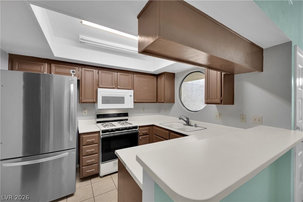 920 North Sloan Lane 202, Las Vegas, NV 89110 — photo 4