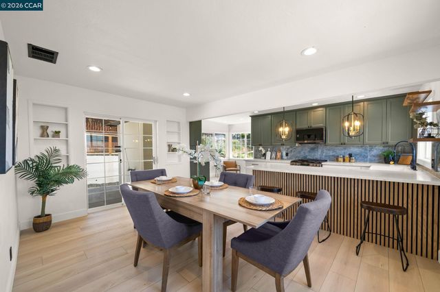 6300 Buena Ventura Ave, Oakland, CA 94605