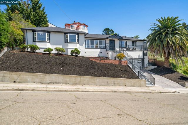 6300 Buena Ventura Ave, Oakland, CA 94605