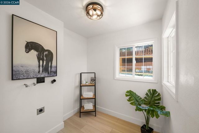 6300 Buena Ventura Ave, Oakland, CA 94605