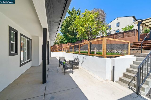 6300 Buena Ventura Ave, Oakland, CA 94605